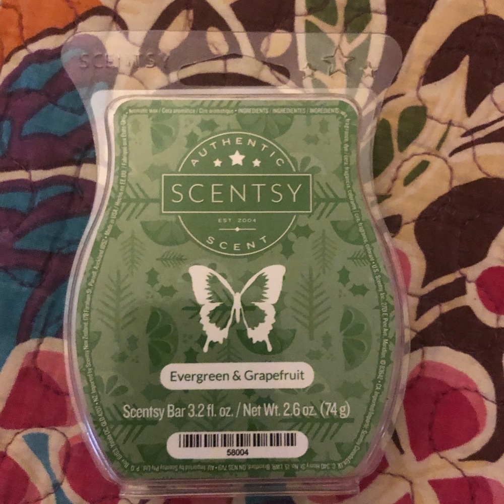 Evergreen and grapefruit wax bar